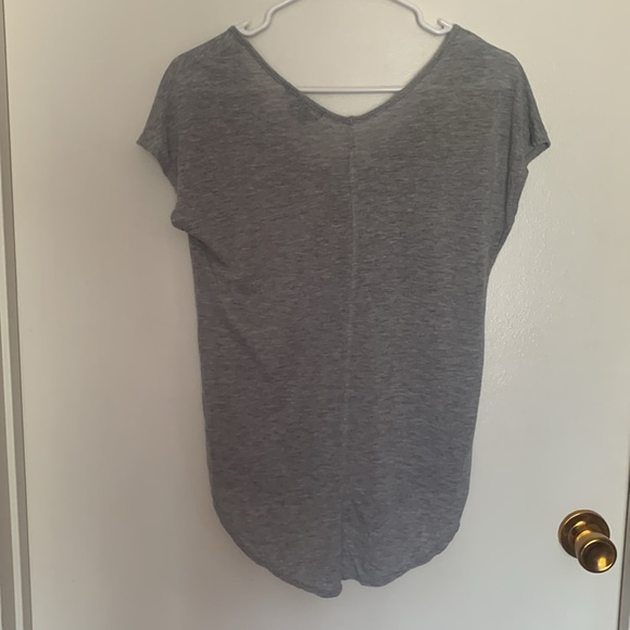 Women’s Trouvé tee size XXS. Color grey. Extra long back and shorter in front. - Picture 5 of 6